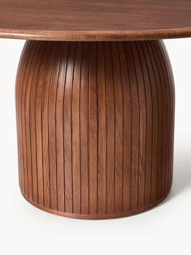 Table ronde avec pied strié Nelly, tailles variées